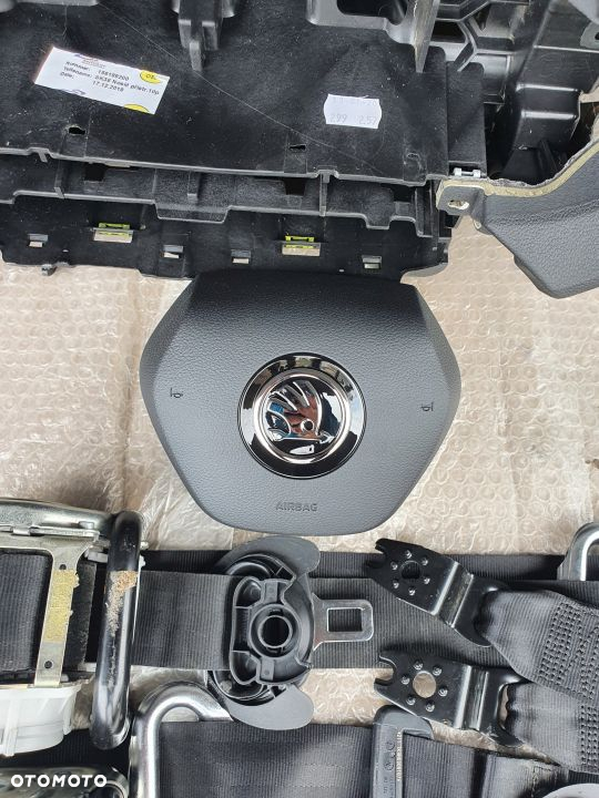 Skoda Octavia 4 IV deska konsola airbag pasy - 6