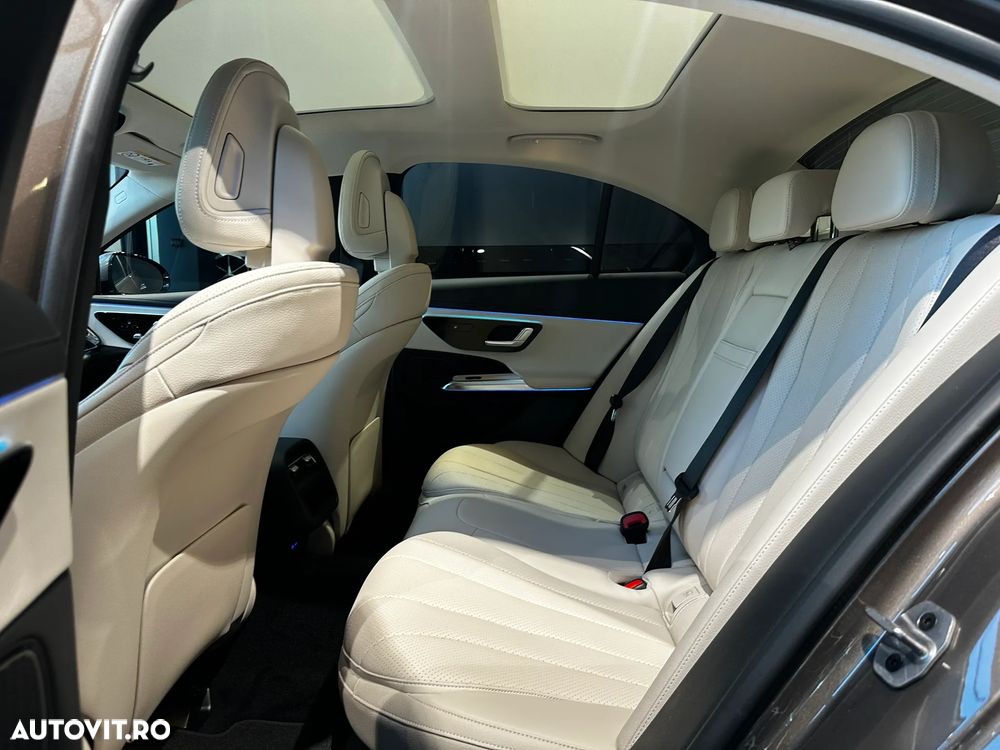 Mercedes-Benz E 300 4MATIC PHEV - 9