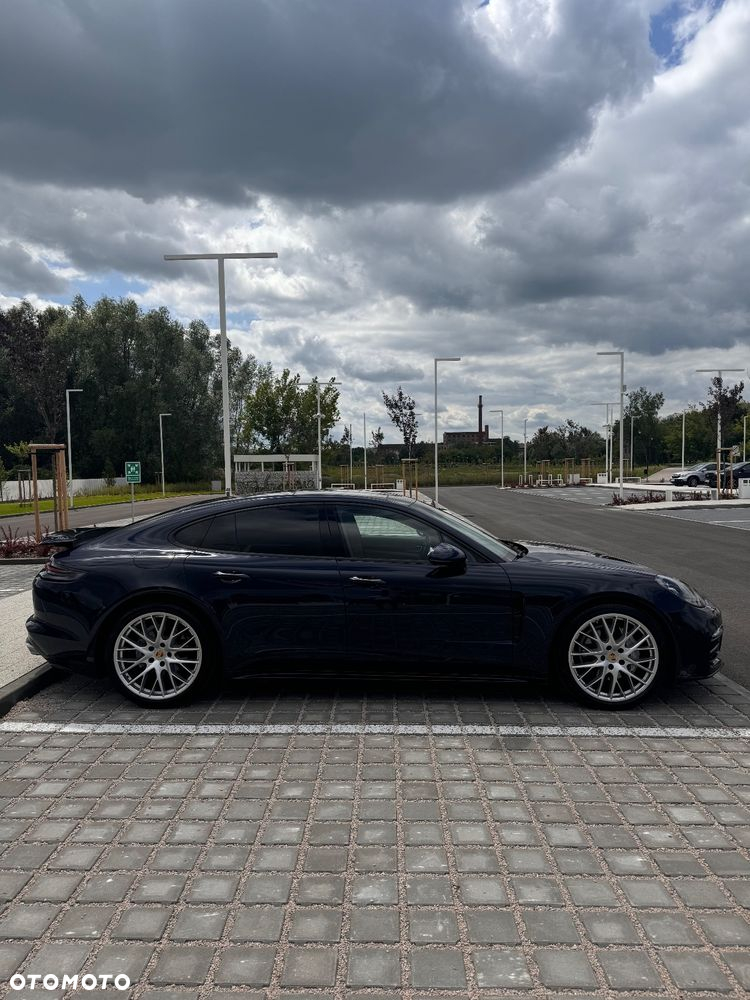 Porsche Panamera Standard - 4