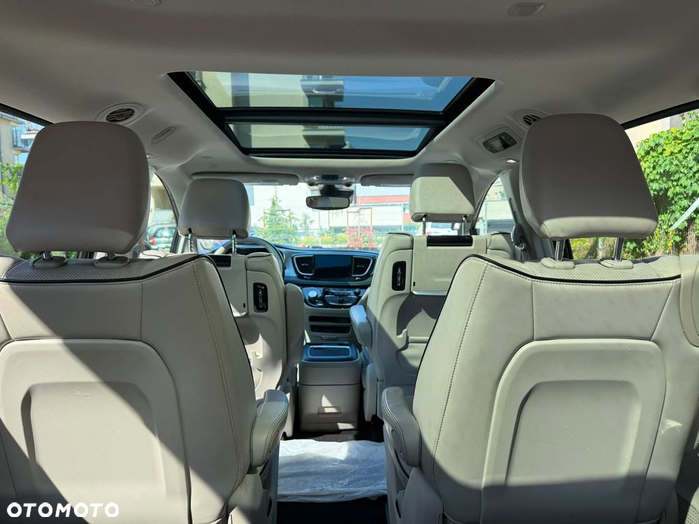 Chrysler Pacifica - 10