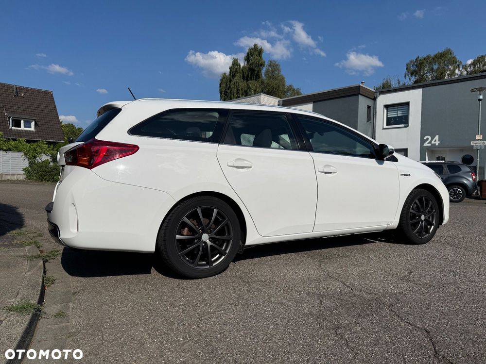 Toyota Auris - 4