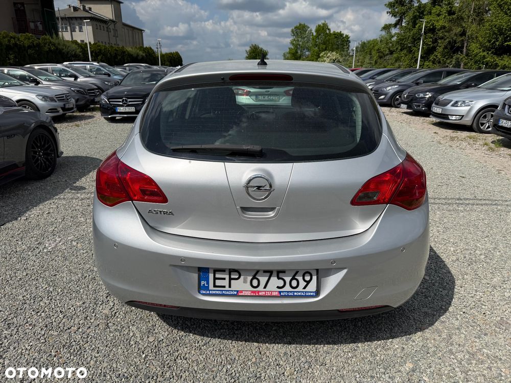 Opel Astra 1.6 Design Edition - 5