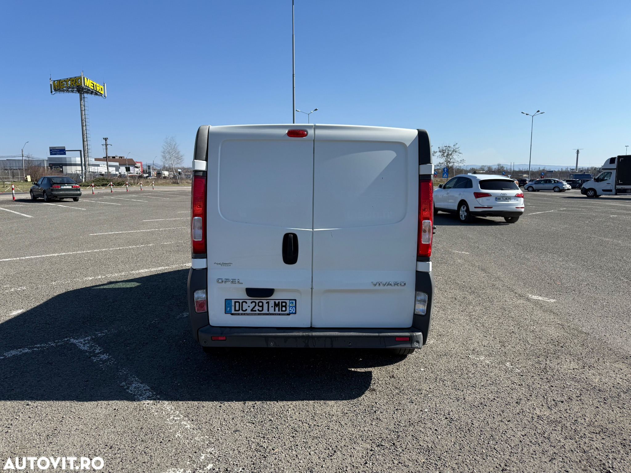 Opel Vivaro - 24
