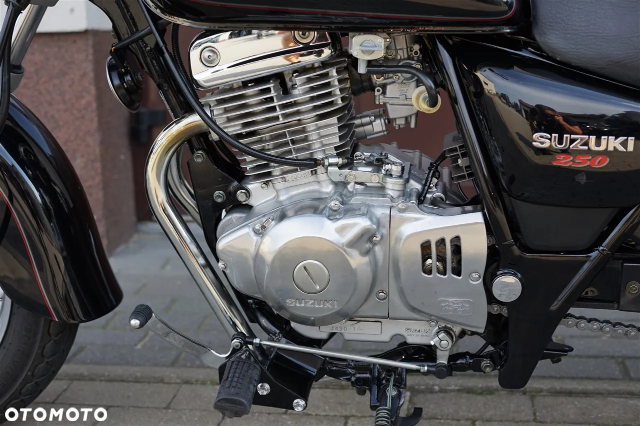 Suzuki GZ - 27