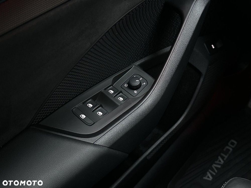 Skoda Octavia 2.0 TSI RS DSG - 19