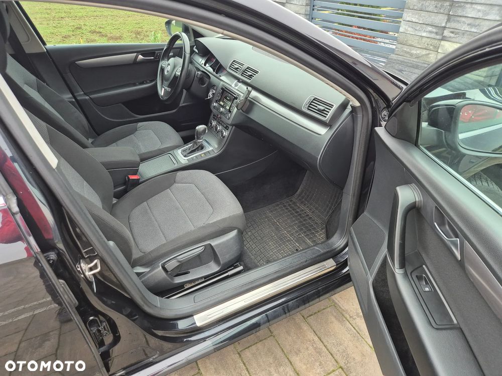 Volkswagen Passat - 11