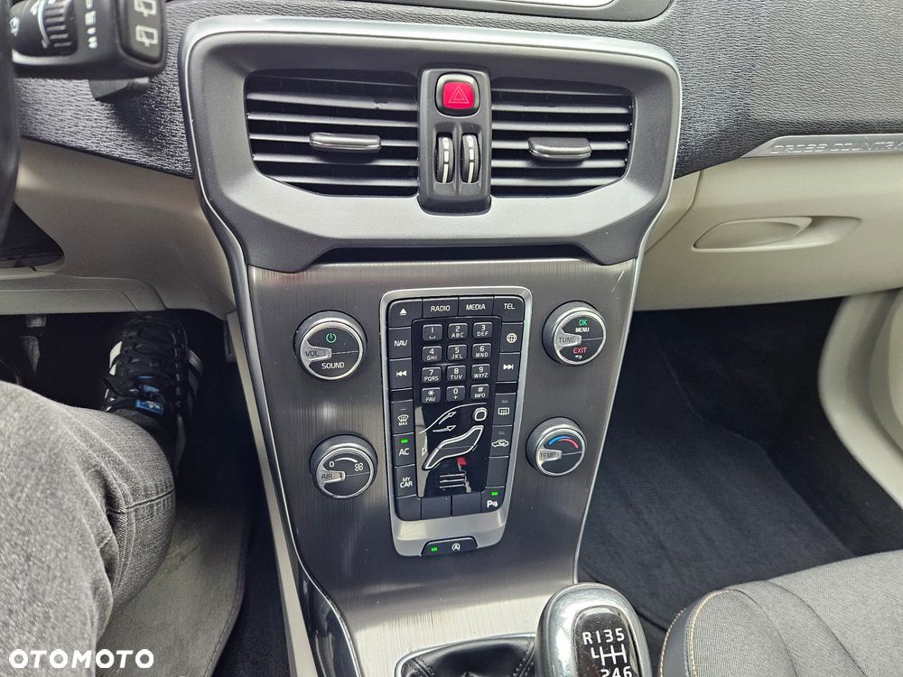 Volvo V40 Cross Country D2 - 28