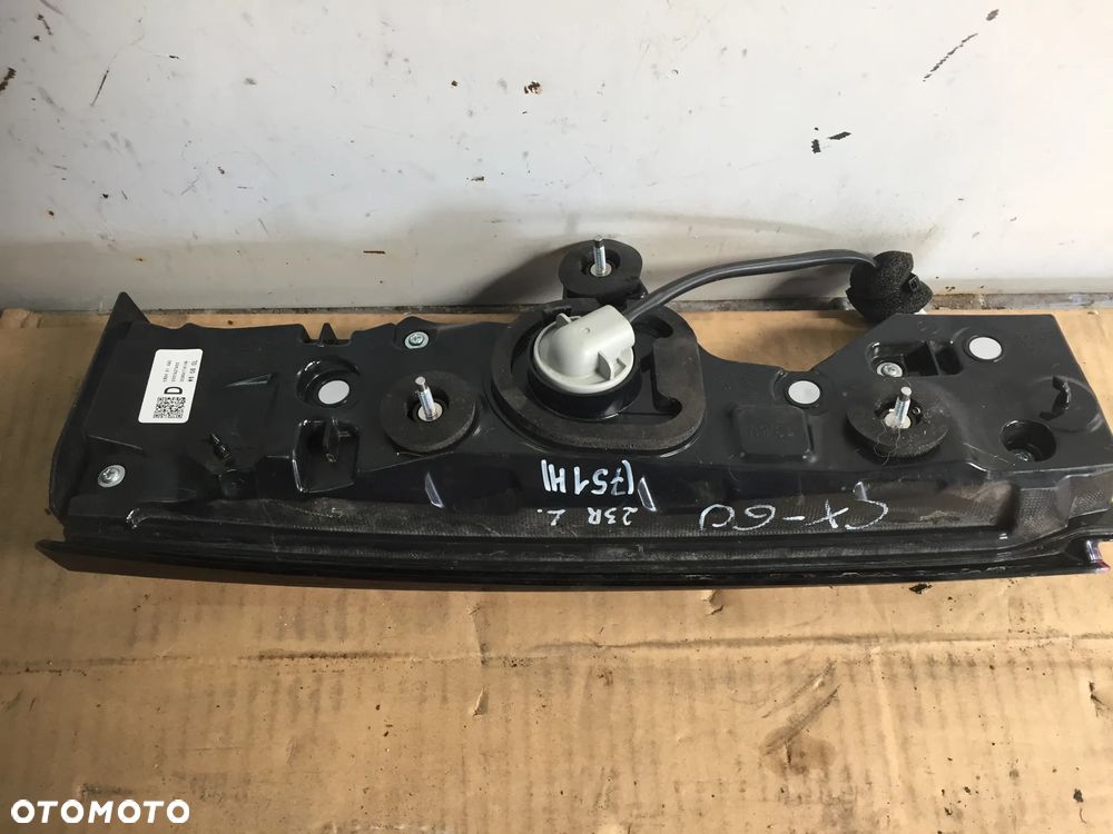 MAZDA CX-60 24R LAMPA LEWA TYŁ W KLAPĘ KBB4513G0 - 2