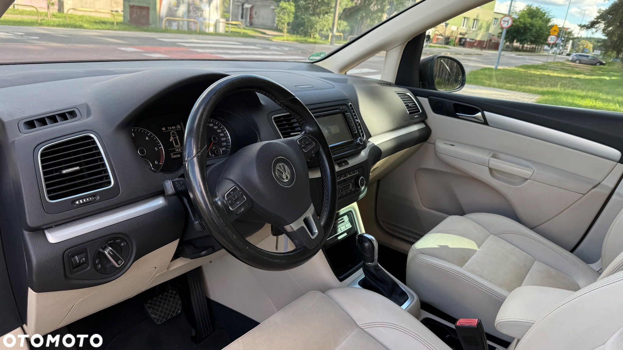 Volkswagen Sharan 2.0 TDI Comfortline DSG - 12