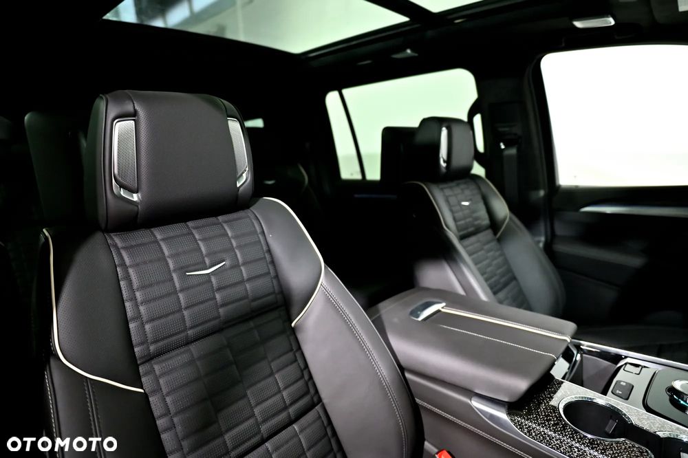 Cadillac Escalade - 12