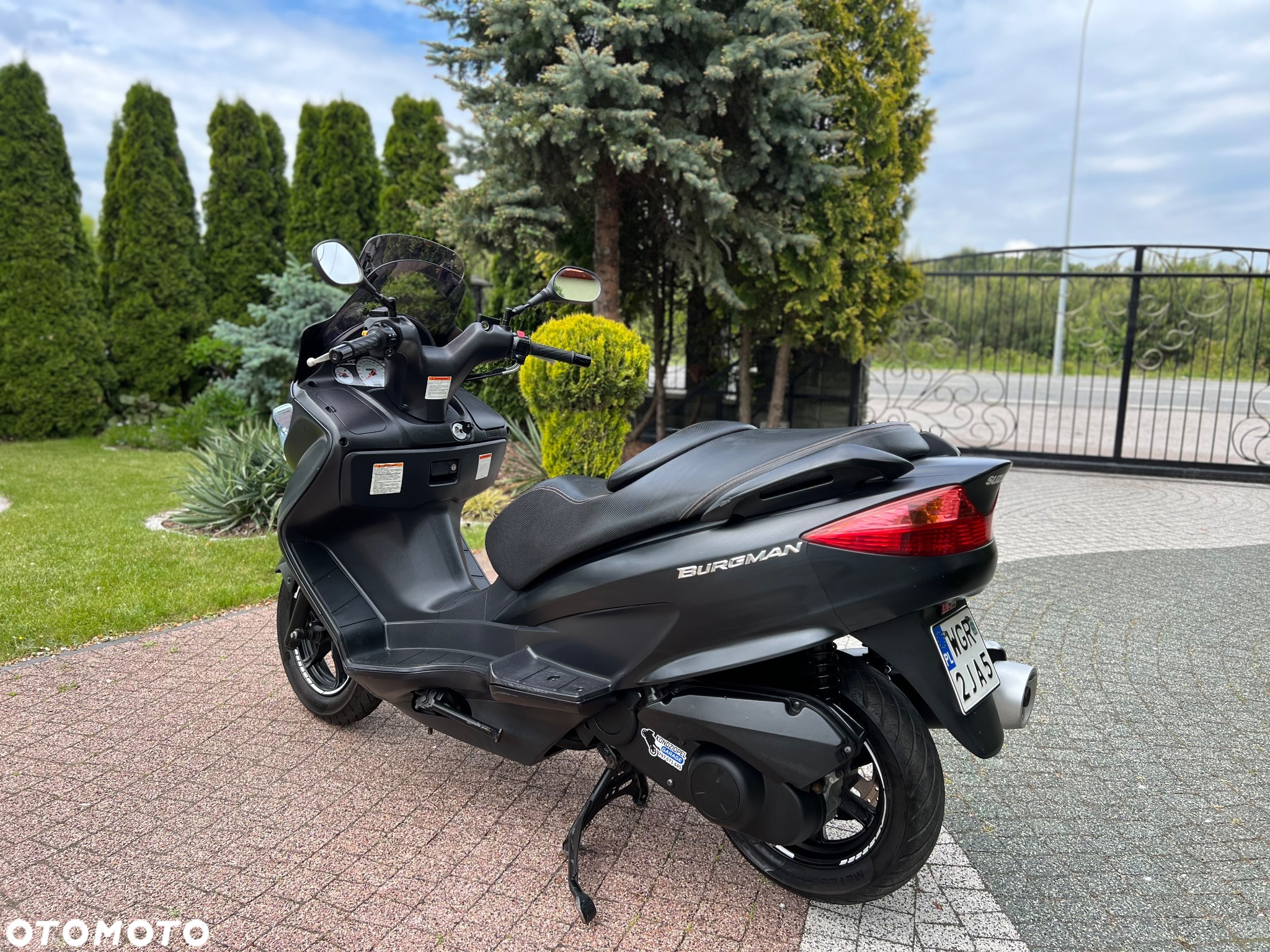 Suzuki Burgman - 16