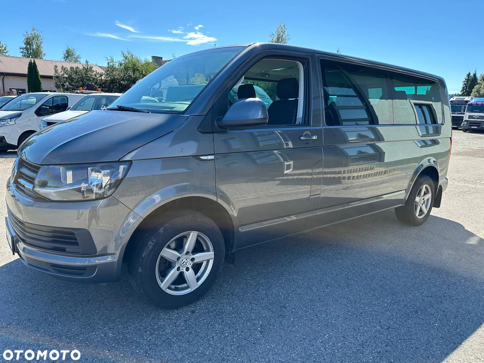 Volkswagen Caravelle 2.0 TDI L1 Comfortline DSG - 8