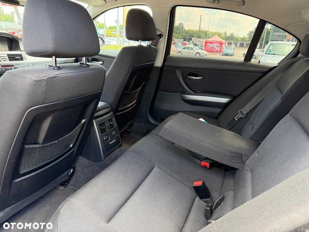 BMW Seria 3 320d - 8