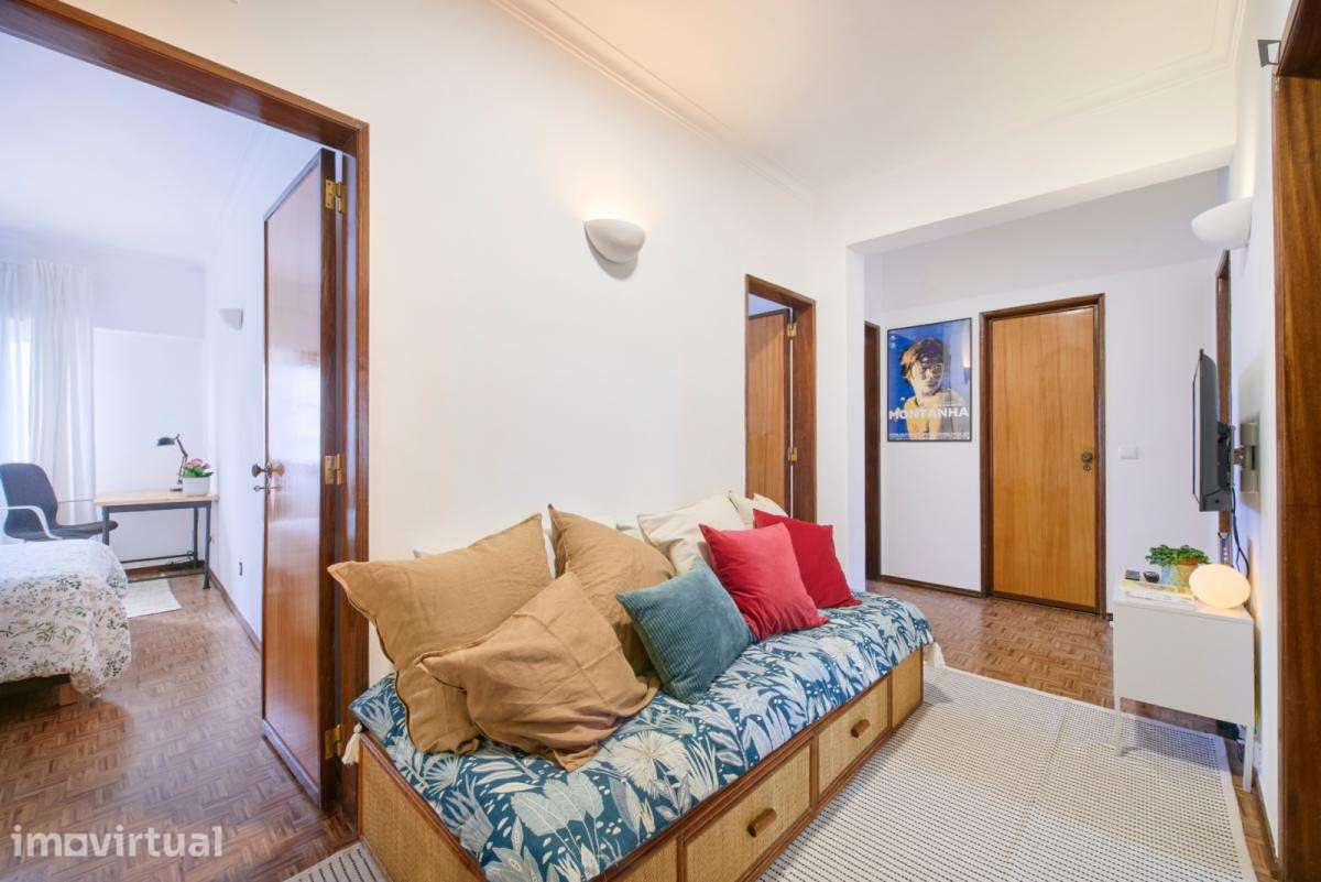 Quarto - localizado em Benfica Lisbon - Grande imagem: 2/17