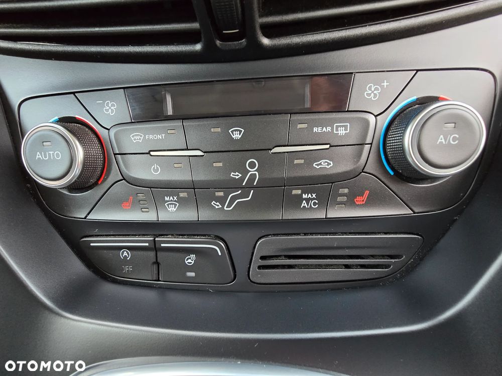 Ford Kuga 1.5 EcoBoost 2x4 Titanium - 14
