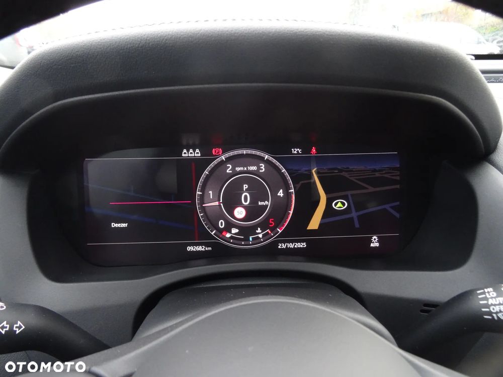 Jaguar XE 2.0 D180 R-Dynamic SE - 21