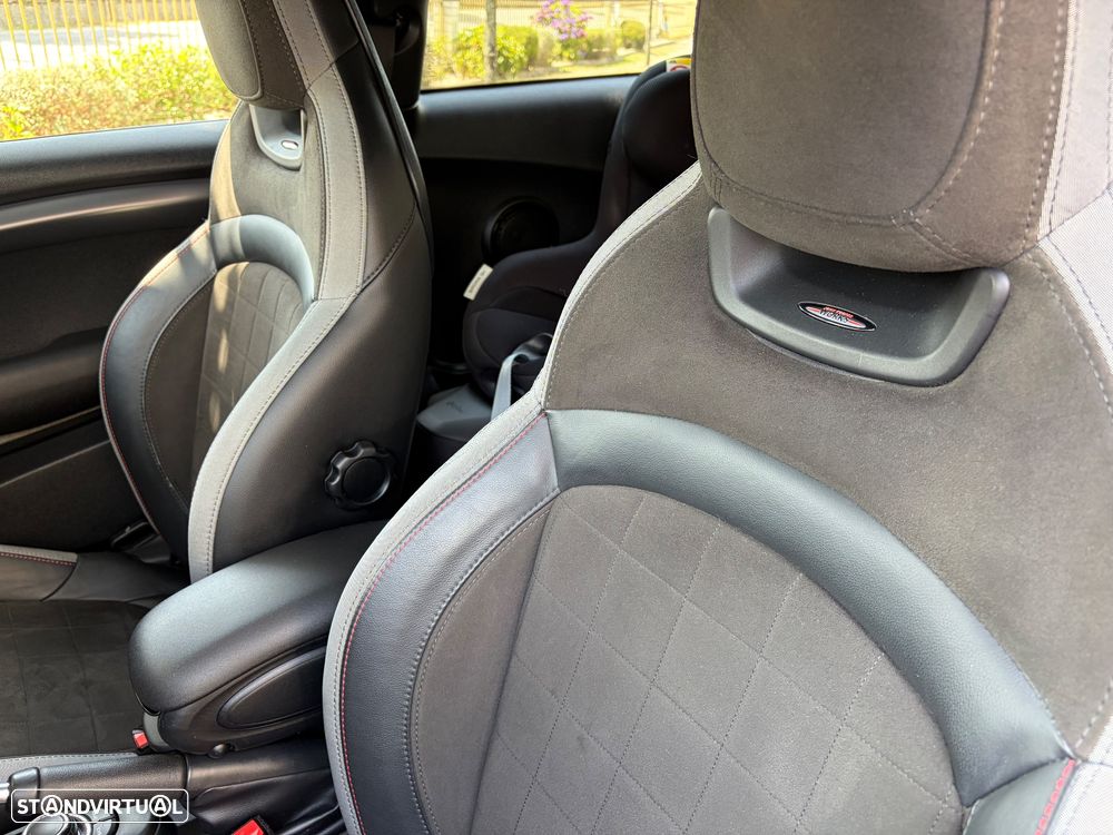 MINI 3 Portas John Cooper Works Aut. - 12