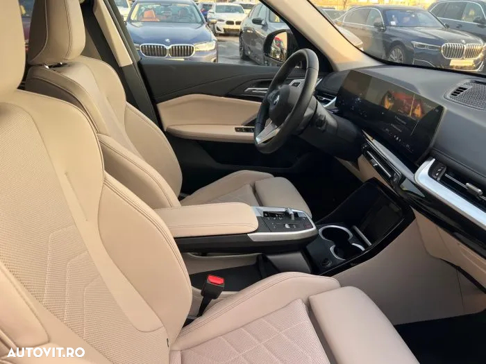 BMW iX1 xDrive30 - 10