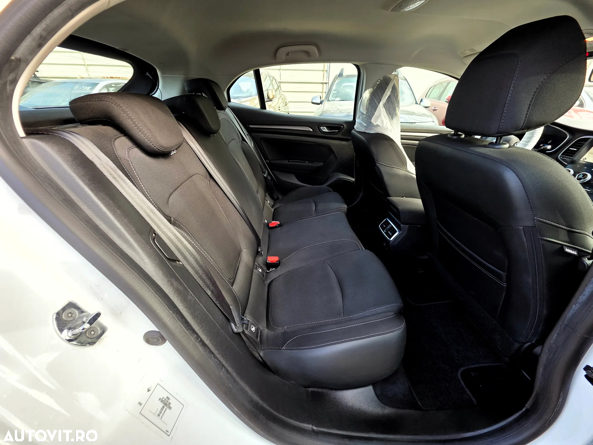 Renault Megane BLUE dCi 115 BUSINESS EDITION - 16