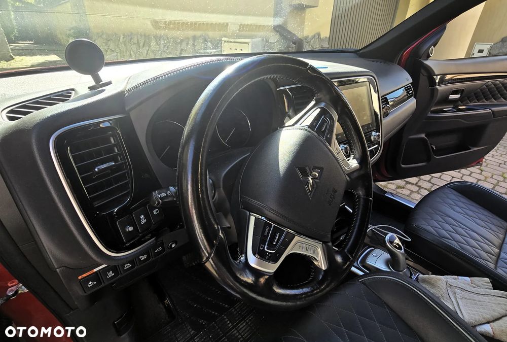 Mitsubishi Outlander - 17