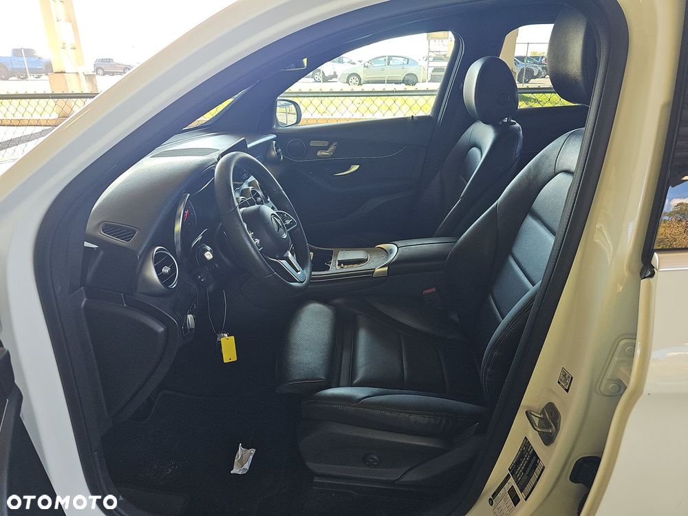 Mercedes-Benz GLC 300 4Matic 9G-TRONIC Exclusive - 9