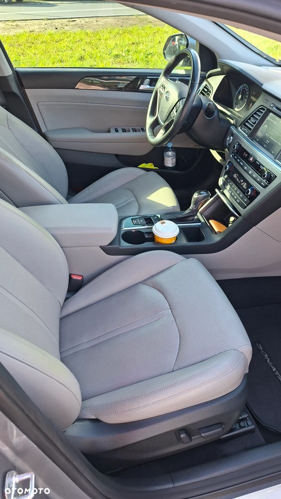 Hyundai Sonata - 29