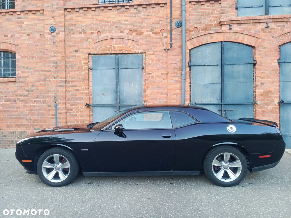 Dodge Challenger - 1