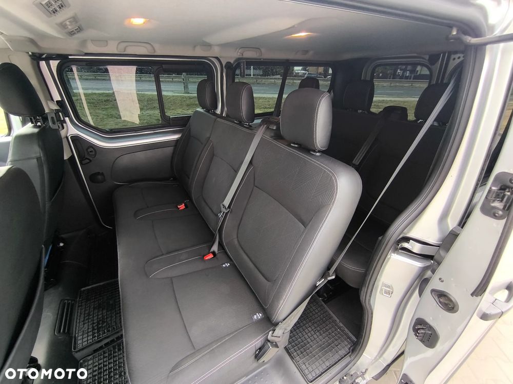 Renault Trafic Grand 2.0 dCi EDC - 11