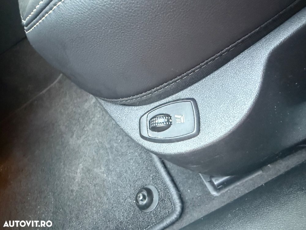 Renault Laguna dCi 110 FAP Bose Edition - 10