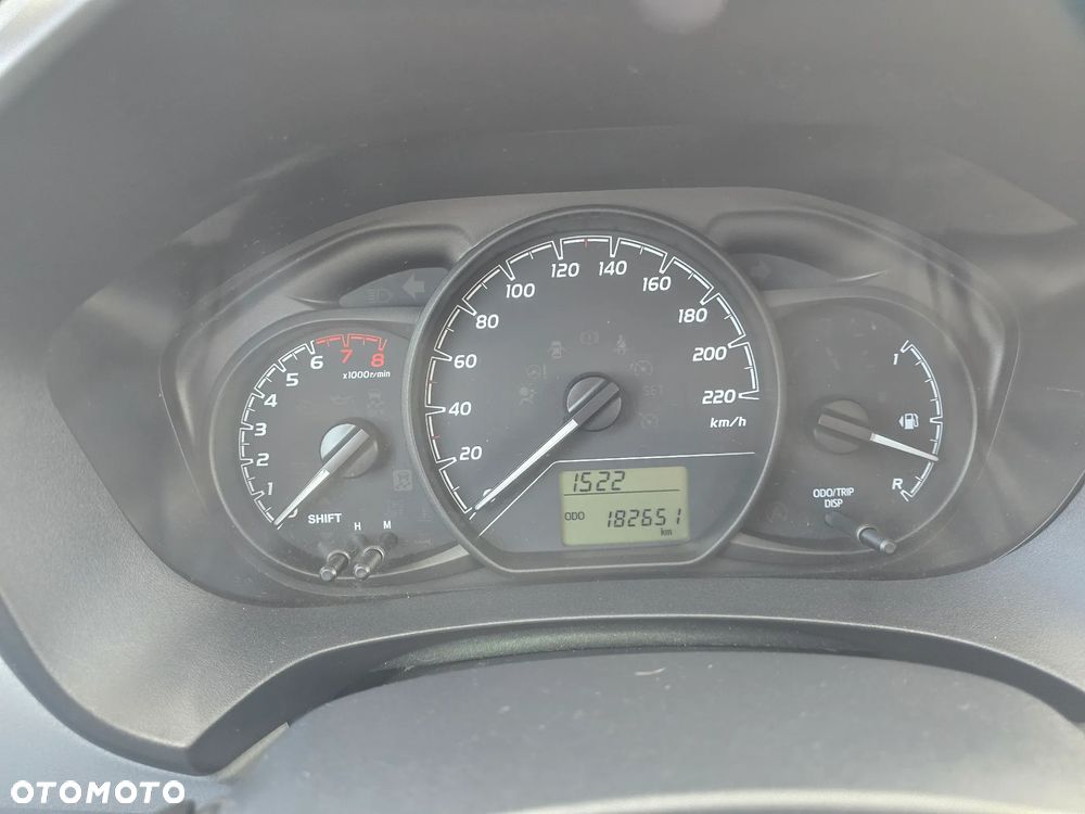 Toyota Yaris 1.0 Active EU6 - 10