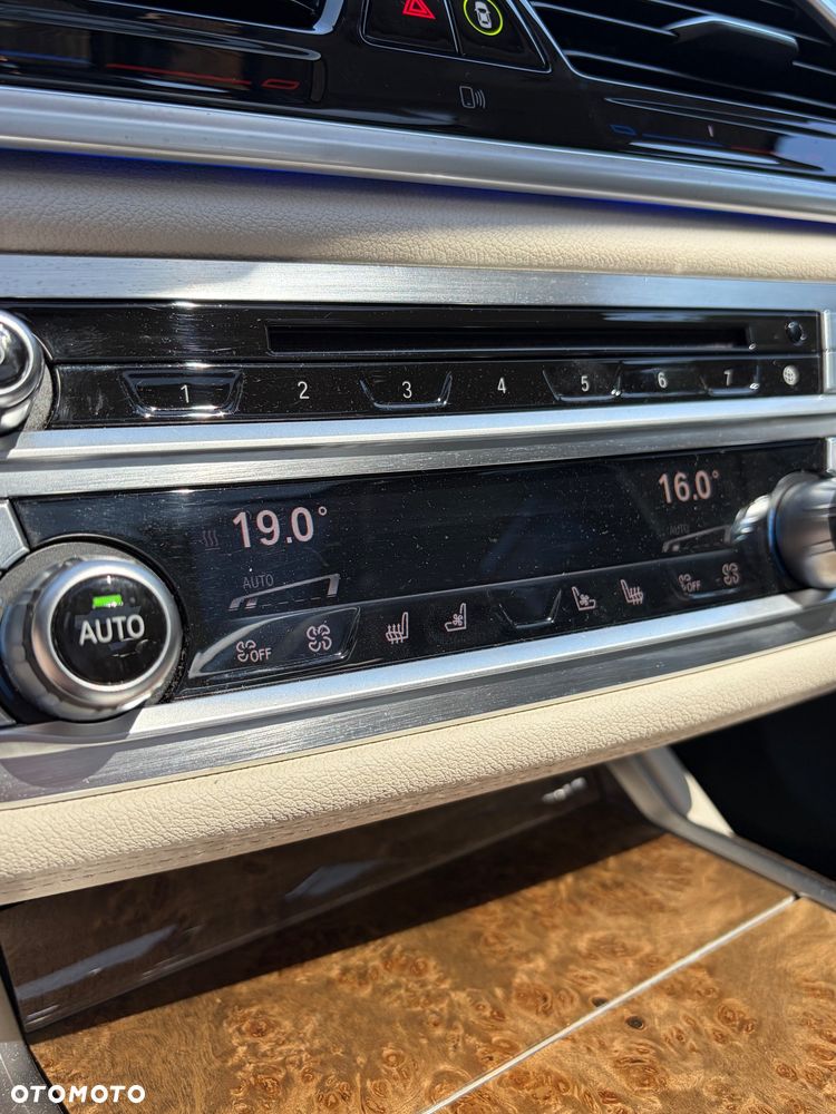 BMW Seria 7 740Li - 15