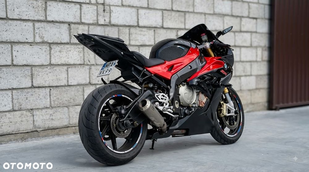 BMW S - 6