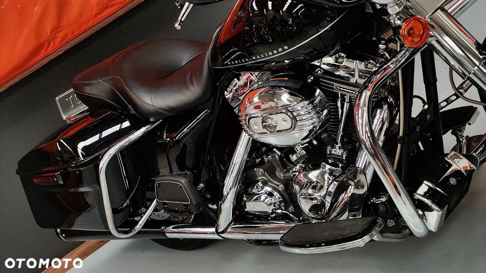 Harley-Davidson CVO Street Glide - 18