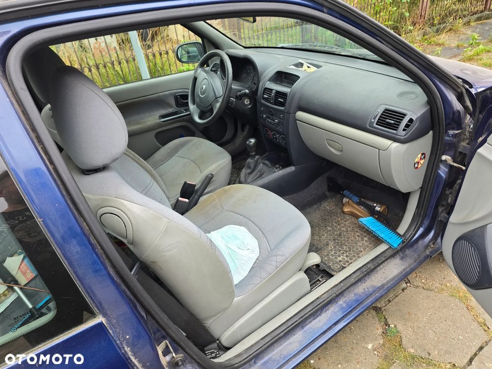Renault Clio 1.4i RT 16V - 5