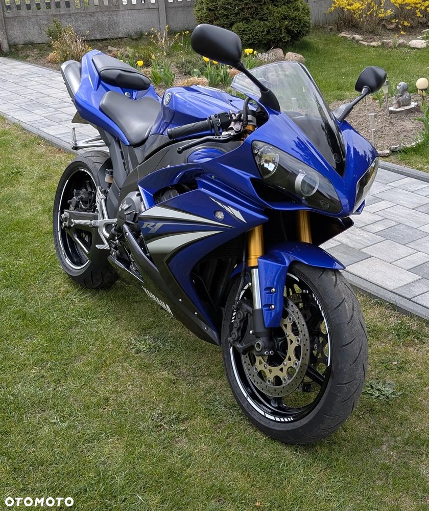 Yamaha R1 - 6