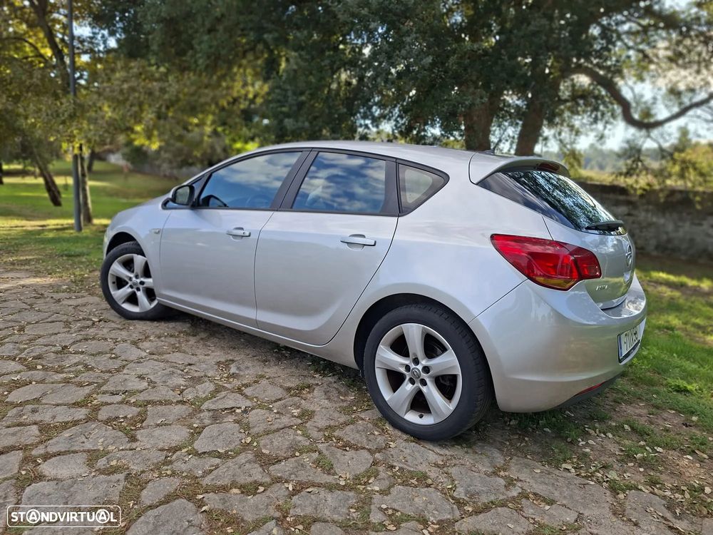 Opel Astra 1.4 Enjoy - 10