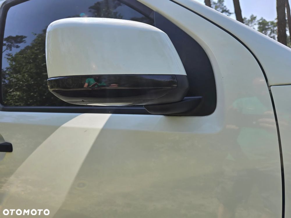 Nissan Navara 2.5 D Platinum - 30