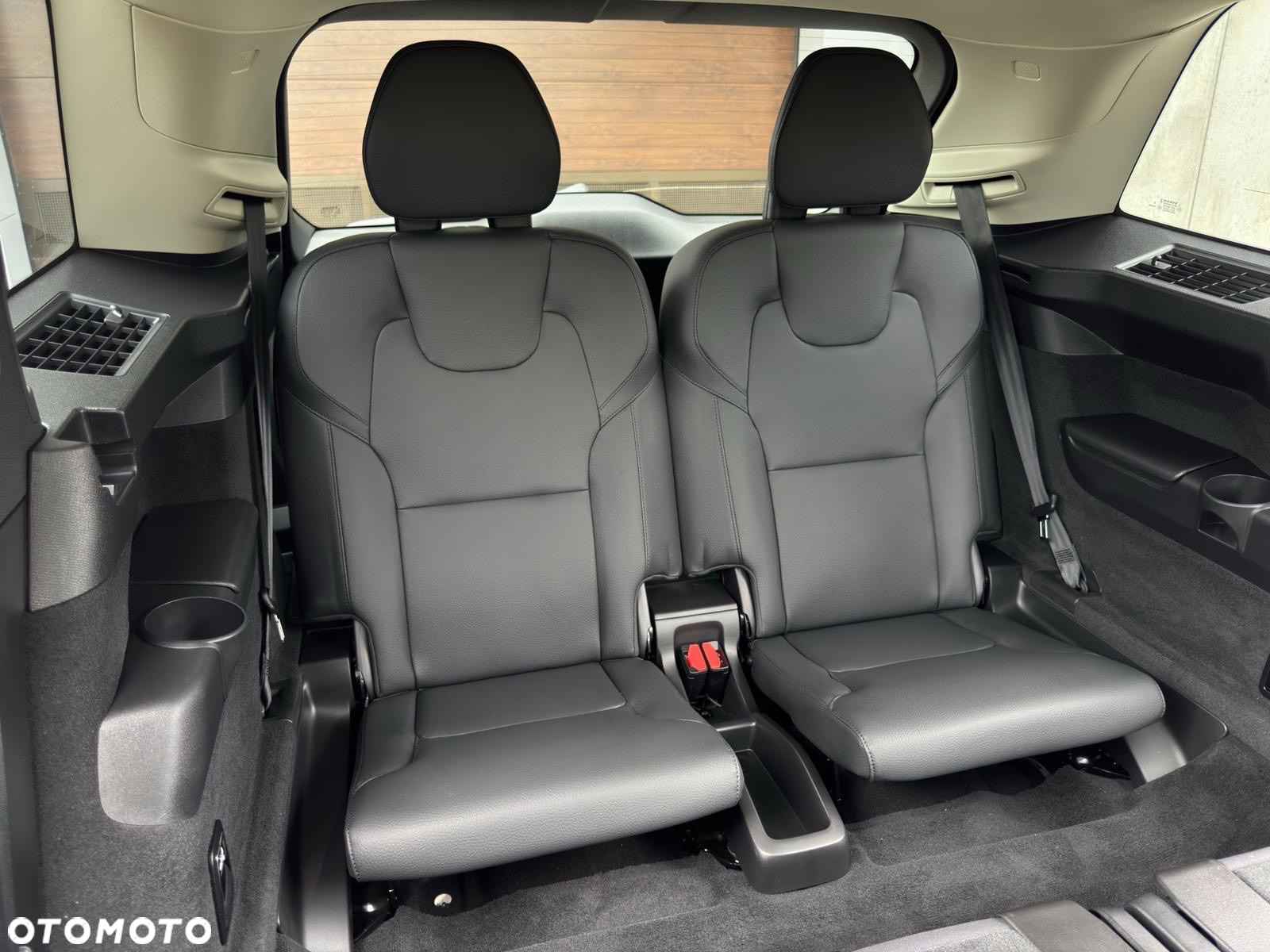 Volvo XC 90 T5 AWD Momentum Pro 7os - 17