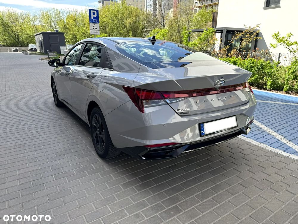 Hyundai Elantra 1.6 Smart CVT - 6