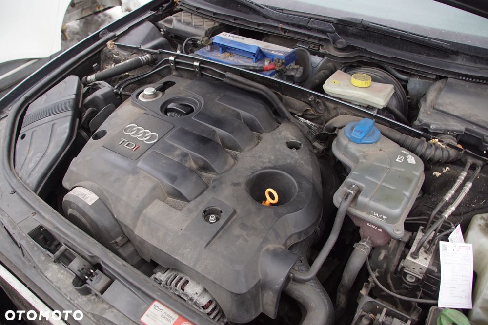 Auto na części - Audi A4 B6 1.9 TDI 130 KM AWX GBQ LX7Z 2002R Silnik Skrzynia Drzwi Maska Klapa Zderzak Błotnik Lusterko Lampa Klamka Szyba Deska Kokpit Sterownik Moduł Czujnik Licznik Panel Kierownica - 17