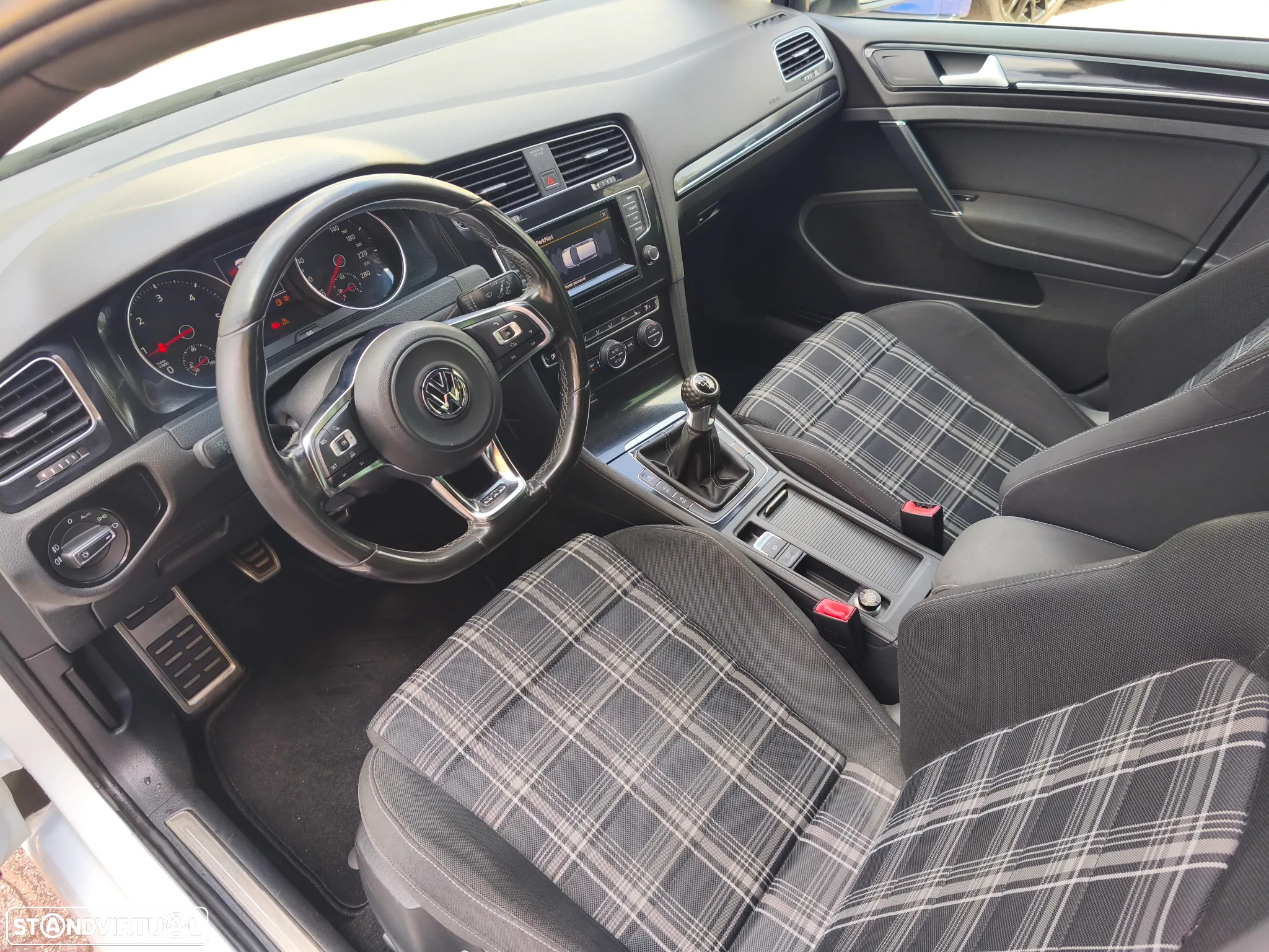 VW Golf 2.0 TDi GTD - 17