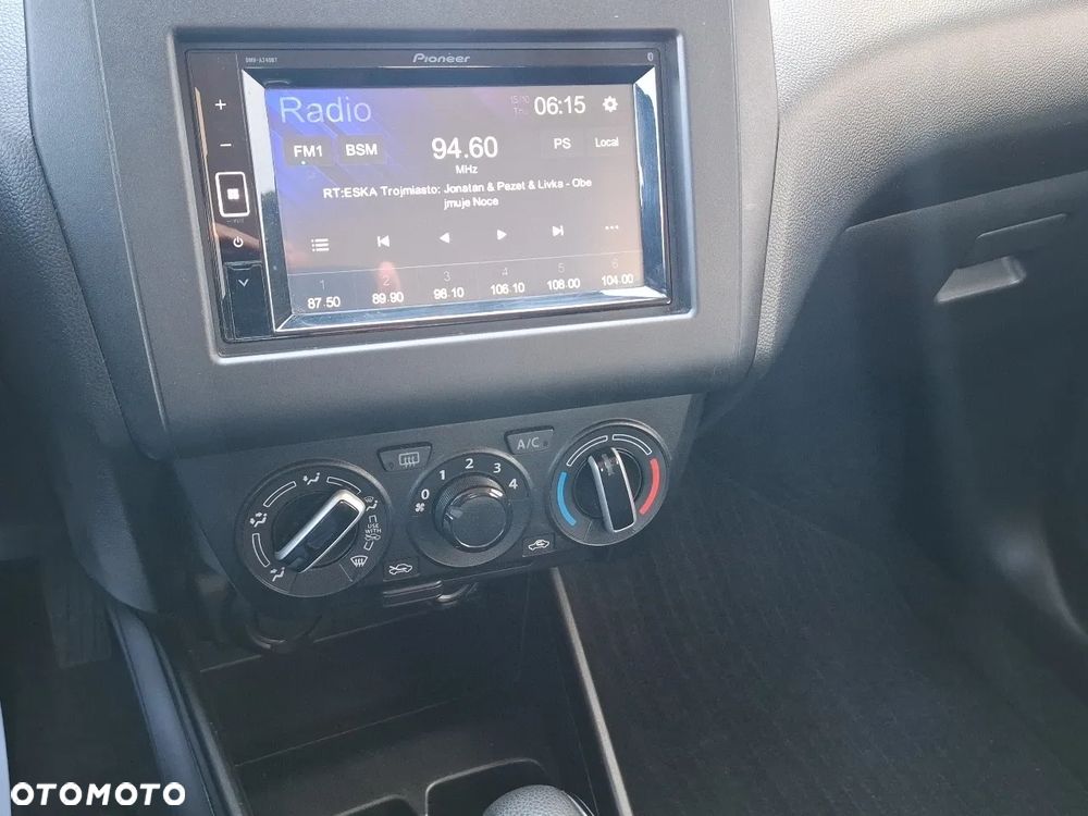 Suzuki Swift 1.2 Dualjet SHVS Premium CVT - 17