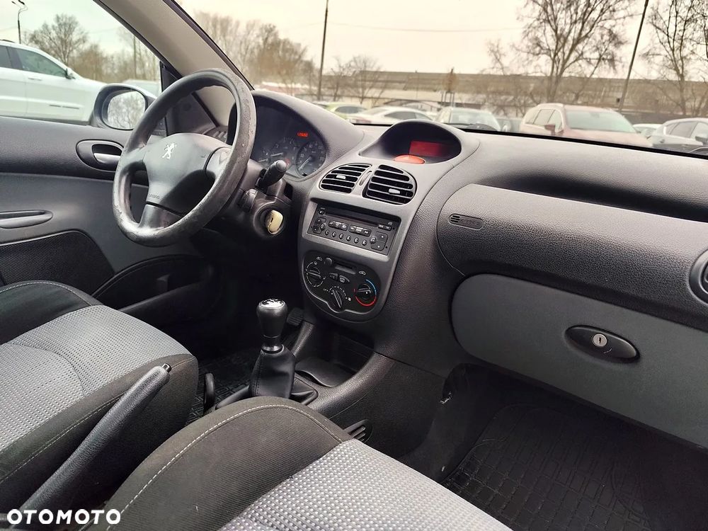 Peugeot 206 CC 1.6 - 10