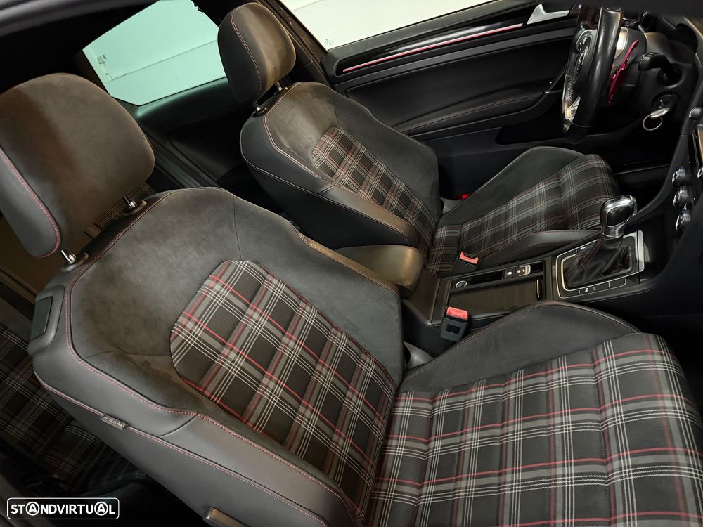 VW Golf 2.0 TSi GTi DSG - 18