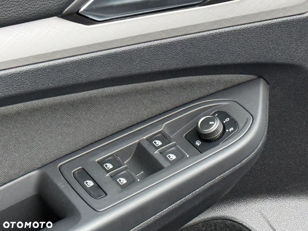 Volkswagen Golf Variant 2.0 TDI Life DSG - 25