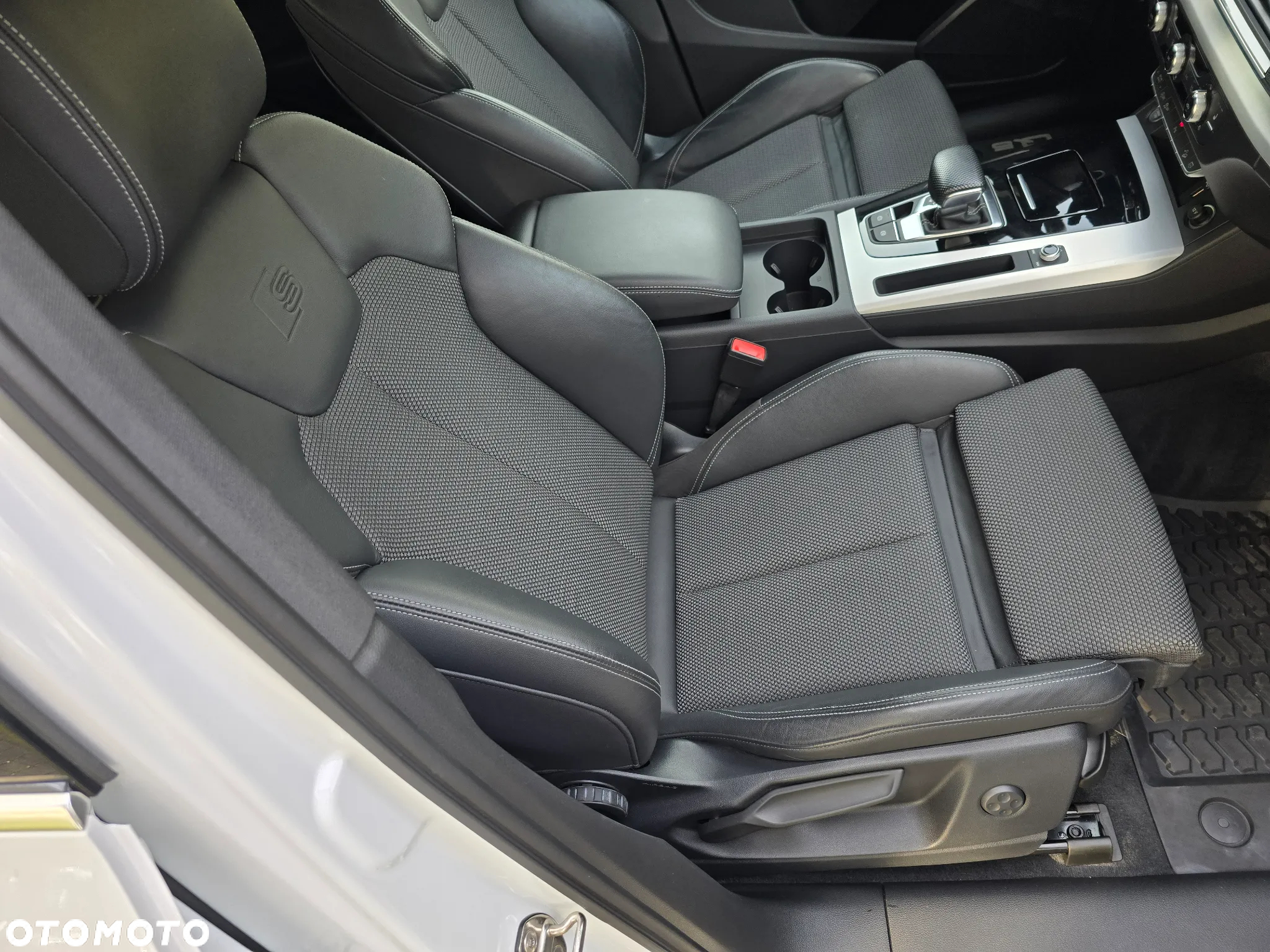 Audi Q5 40 TDI quattro S tronic S line - 33