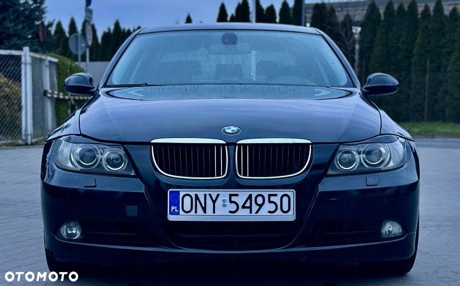 BMW 318D 2007 photo 3