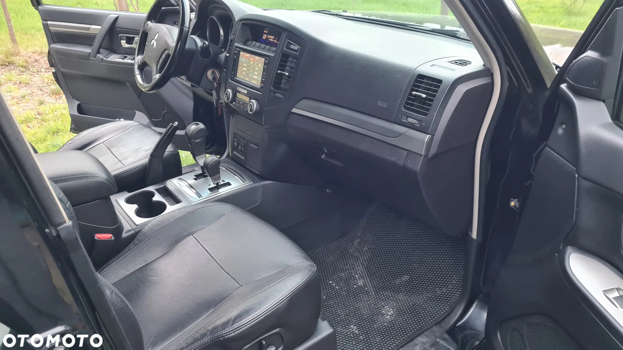 Mitsubishi Pajero - 15