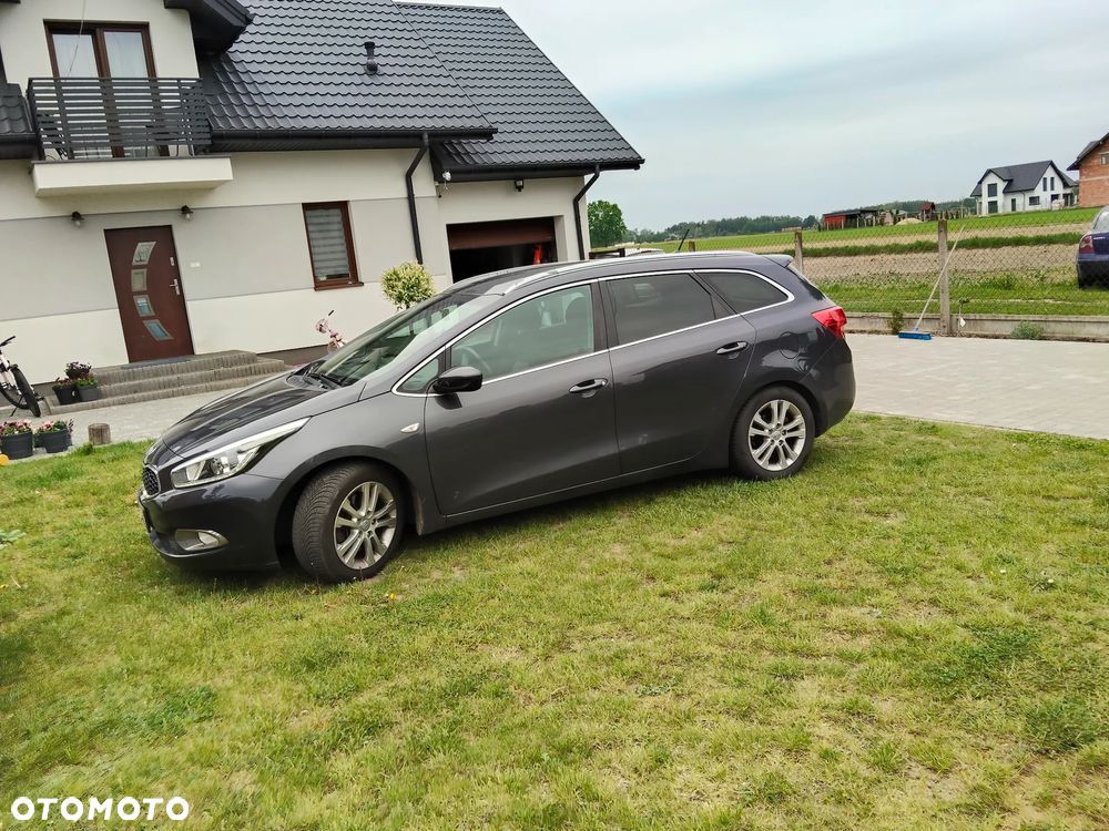 Kia Ceed 1.6 CRDi 128 Dream Team Edition - 19