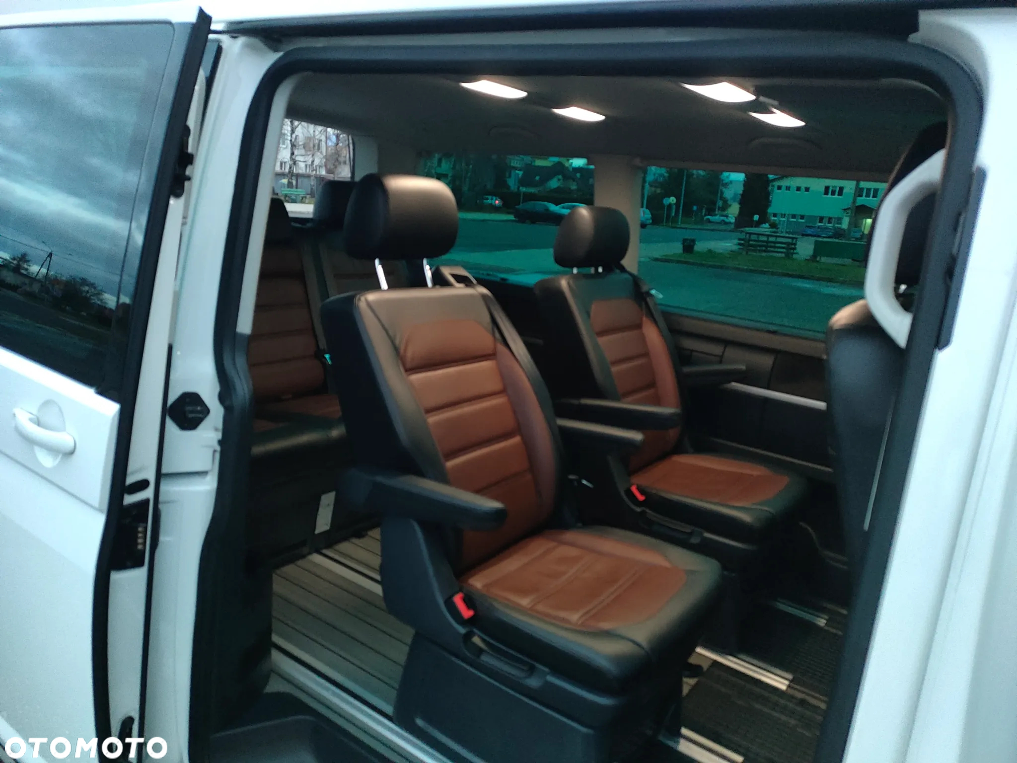 Volkswagen Multivan 6.1 2.0 TDI L1 Comfortline 4Motion DSG - 23